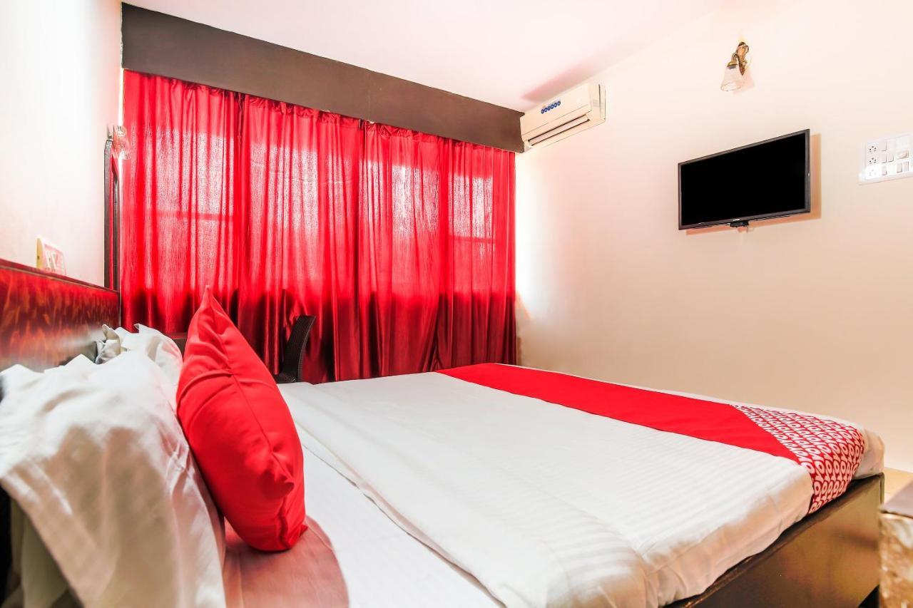 Oyo 18794 Hotel Colva Plaza Buitenkant foto